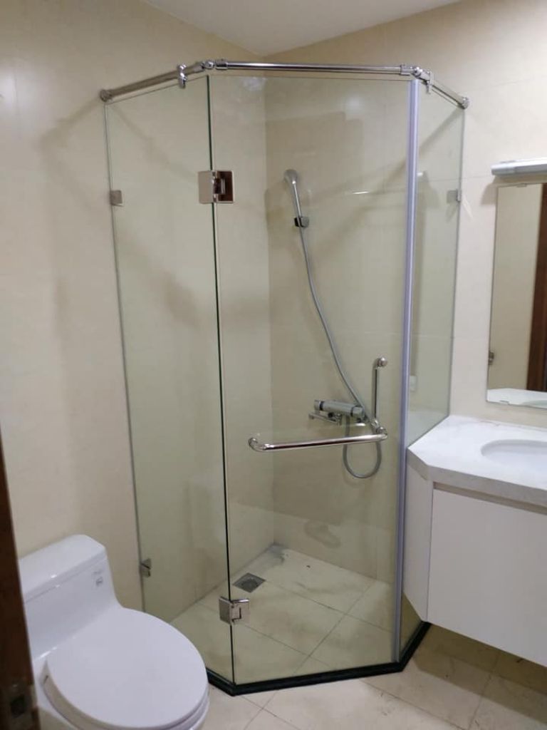 vách tắm kính cường lực